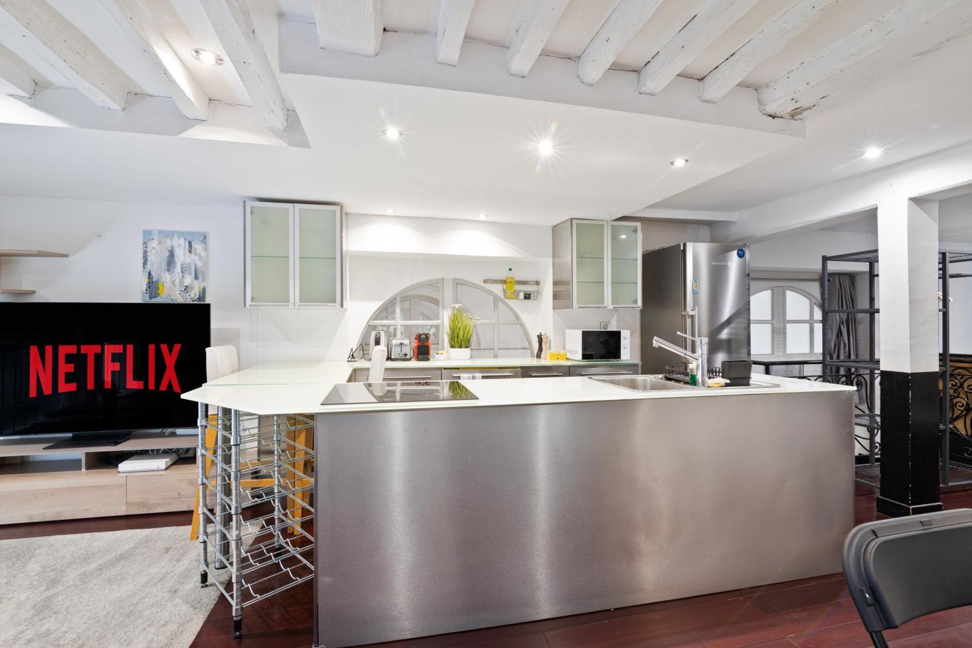 Superb Quartier Bonne Nouvelle Free Netflix Apartment
